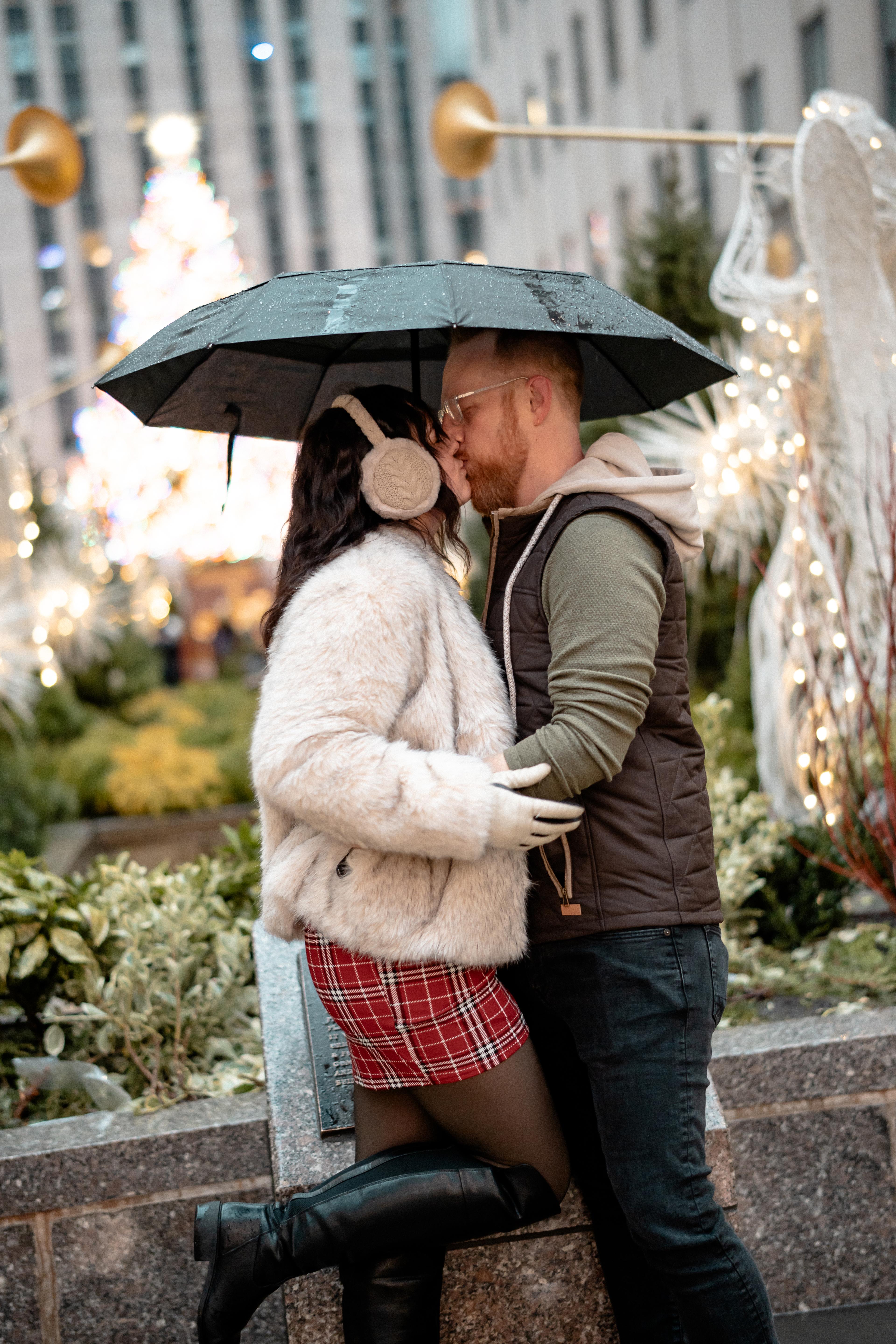 Stelsey nyc christmas kiss